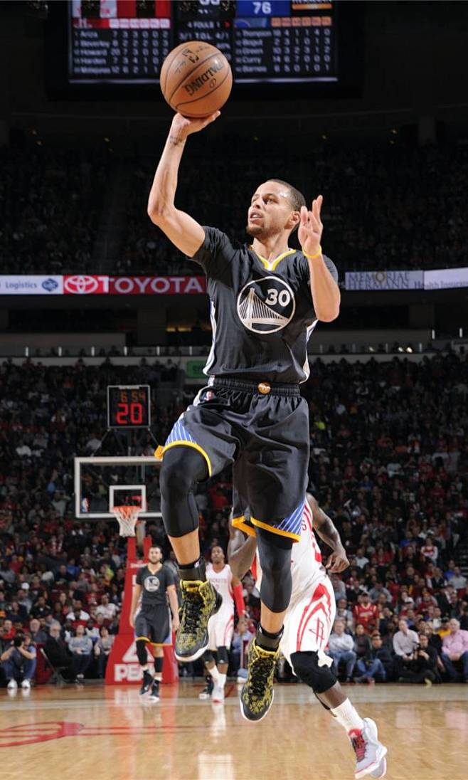 库里怒斥勇 库里怒斥勇