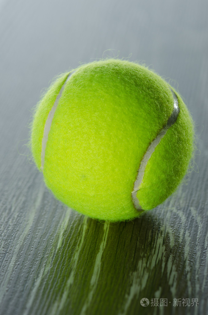 年出生于法 年出生于法