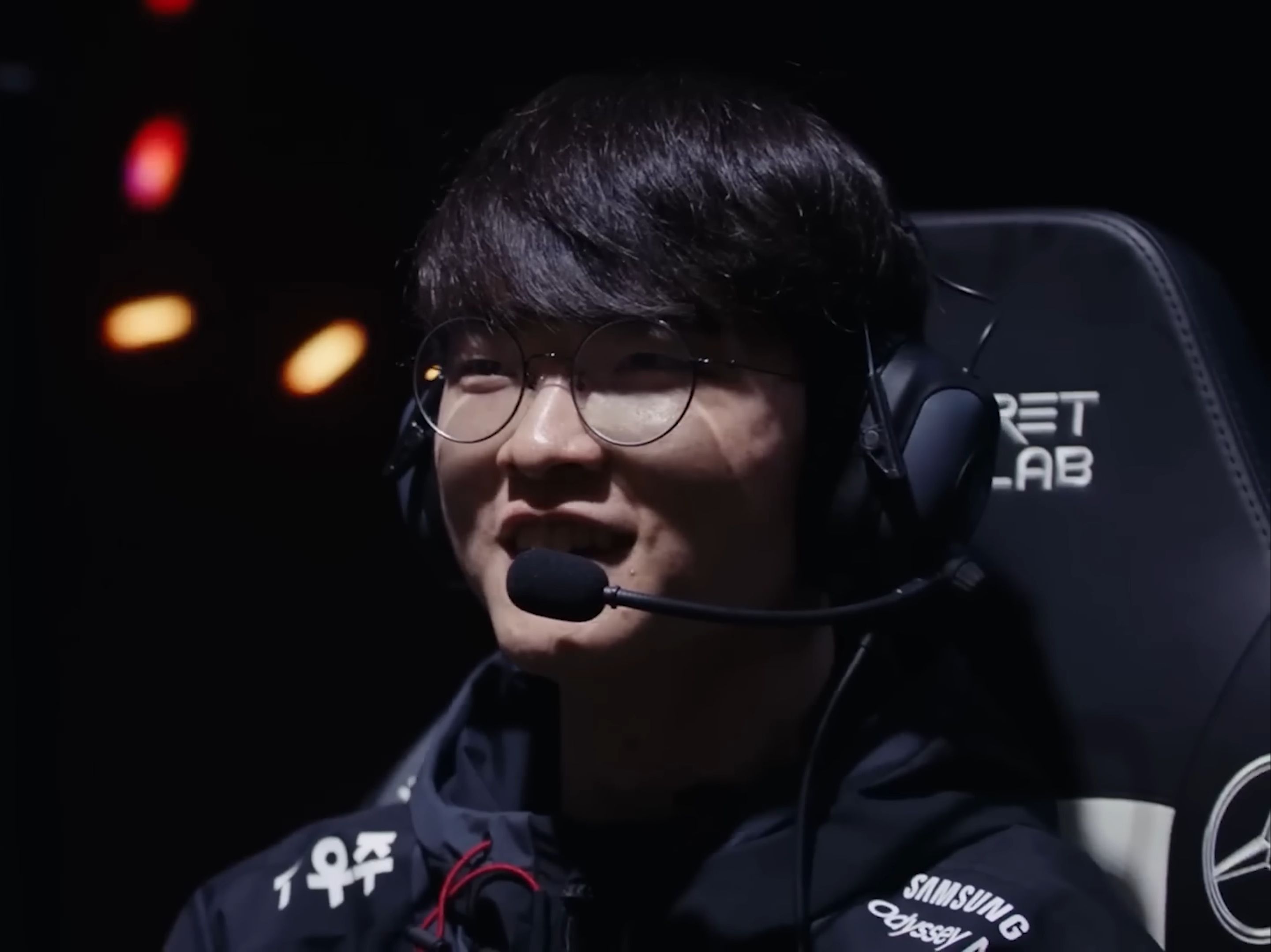 阿尔瓦雷斯 阿尔瓦雷斯